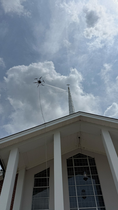 Drone cleaning clip